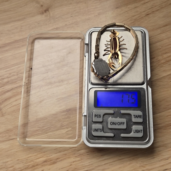 17.5g Vtg 12k Gold Filled Benrus  Watch And  Lobster Pin With Carnelian Torso - Picture 6 of 6